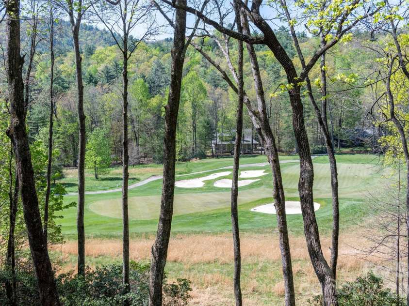 516 Cherokee Trace, Lake Toxaway, NC 28747.  MLS# CAR4377271, YatesRealty ID 17781. 