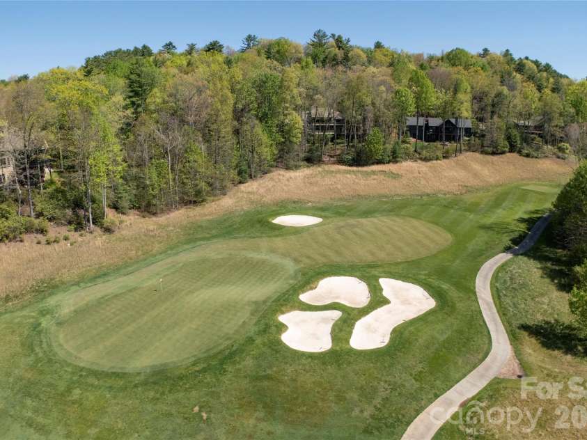 516 Cherokee Trace, Lake Toxaway, NC 28747.  MLS# CAR4377271, YatesRealty ID 17781. 
