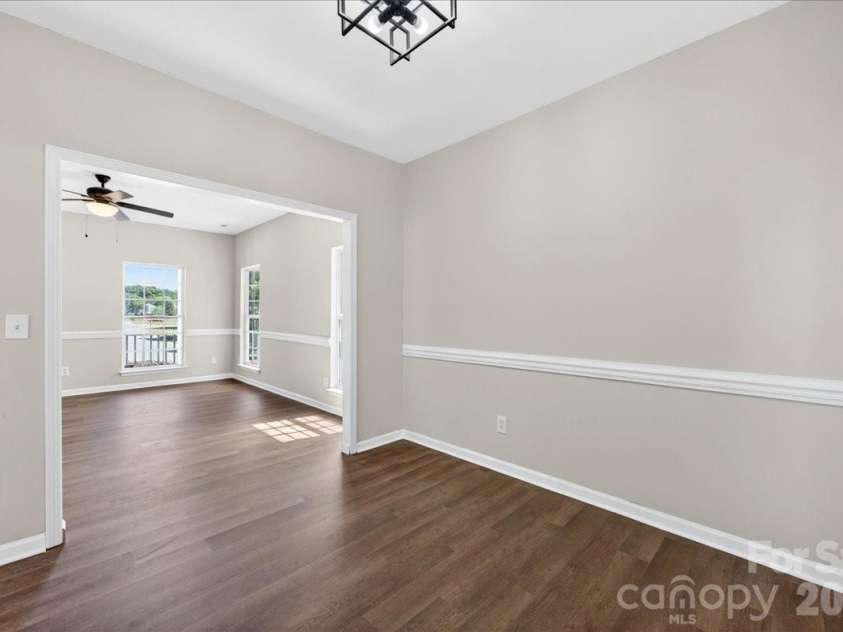 10303 Madison Park Drive, Charlotte, NC 28269.  MLS# CAR4376986, YatesRealty ID 17785. Dining Room