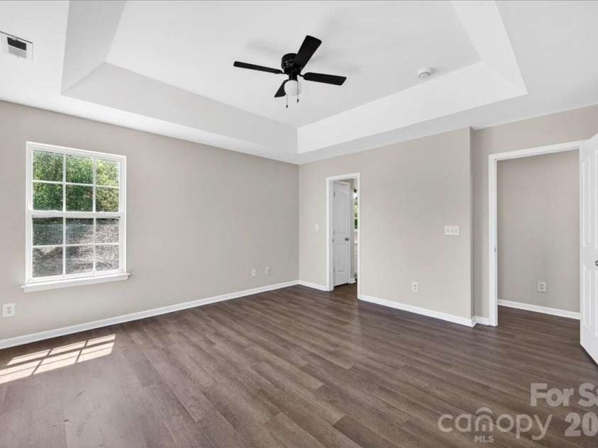 10303 Madison Park Drive, Charlotte, NC 28269.  MLS# CAR4376986, YatesRealty ID 17785. Primary Bedroom