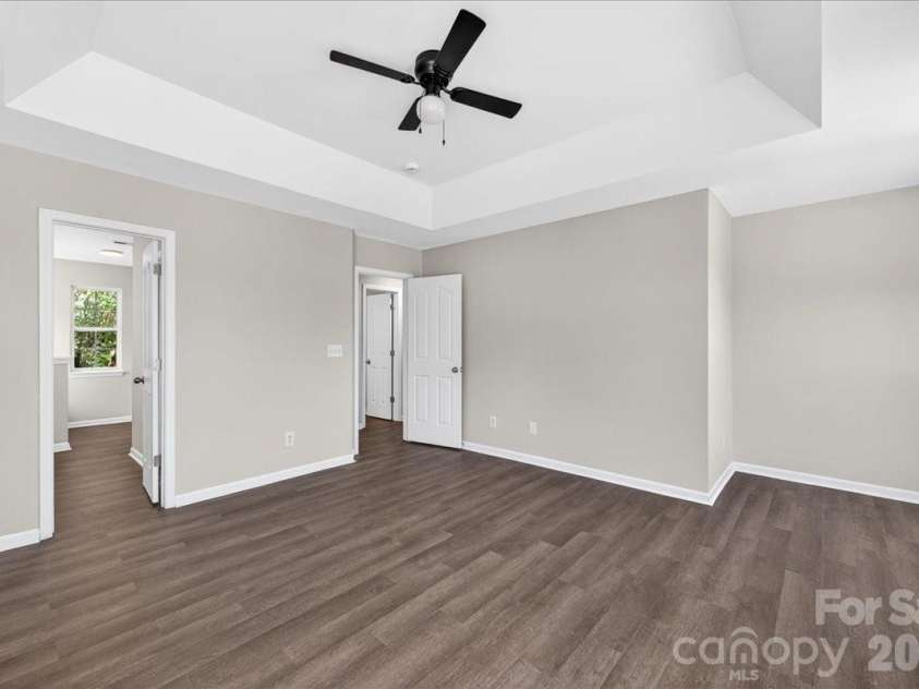 10303 Madison Park Drive, Charlotte, NC 28269.  MLS# CAR4376986, YatesRealty ID 17785. Primary Bedroom