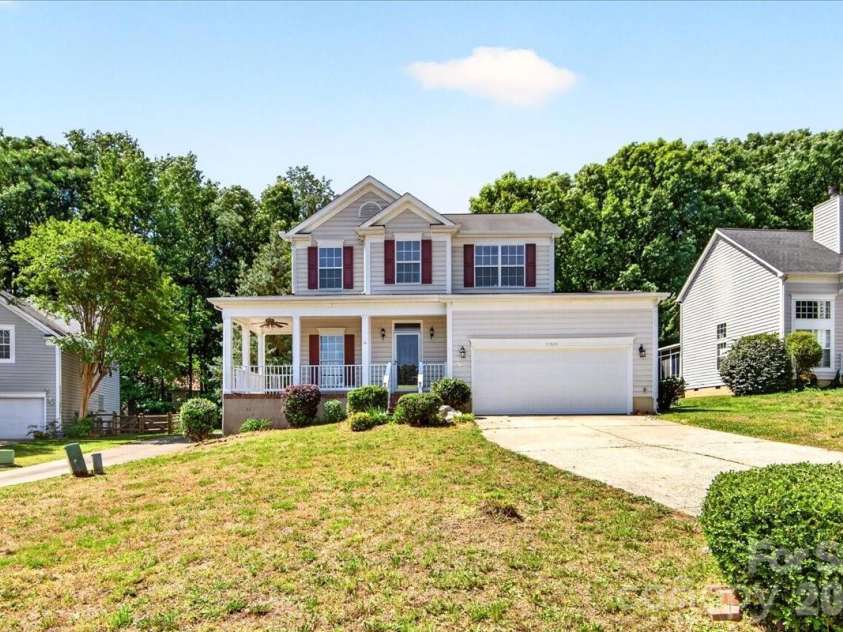 10303 Madison Park Drive, Charlotte, NC 28269.  MLS# CAR4376986, YatesRealty ID 17785. Welcome Home