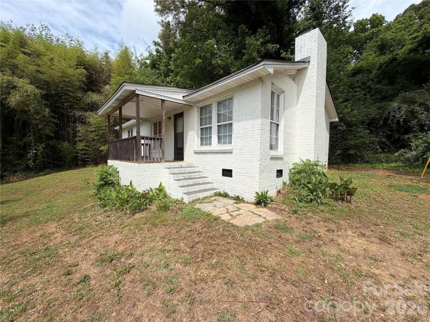 5168 Crawford Road, Gastonia, NC 28052.  MLS# CAR4377339, YatesRealty ID 17786. 