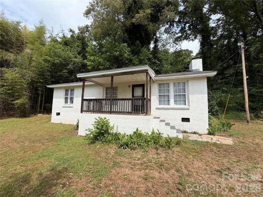 5168 Crawford Road, Gastonia, NC 28052.  MLS# CAR4377339, YatesRealty ID 17786. 