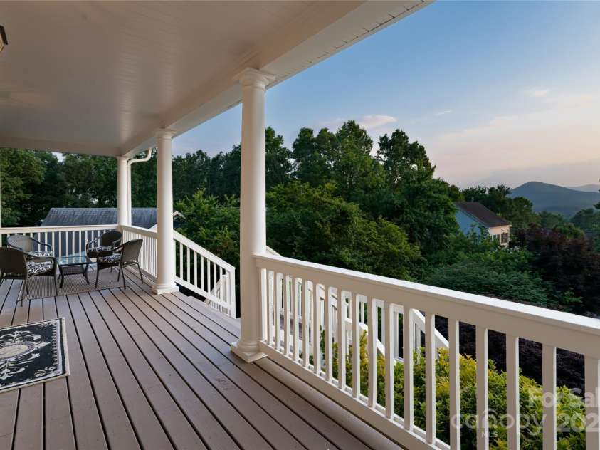 22 Rosebay Lane, Asheville, NC 28803.  MLS# CAR4264533, YatesRealty ID 17787. 