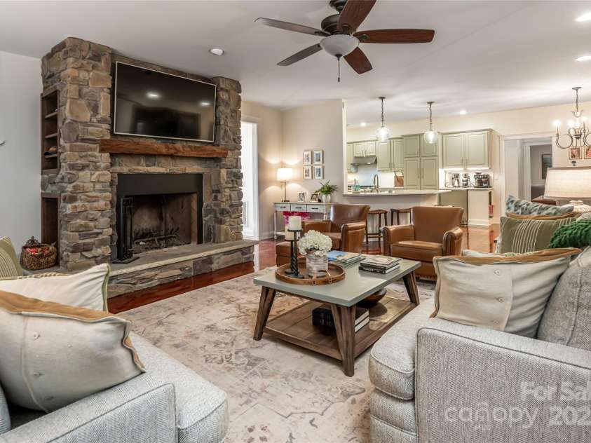 22 Rosebay Lane, Asheville, NC 28803.  MLS# CAR4264533, YatesRealty ID 17787. 