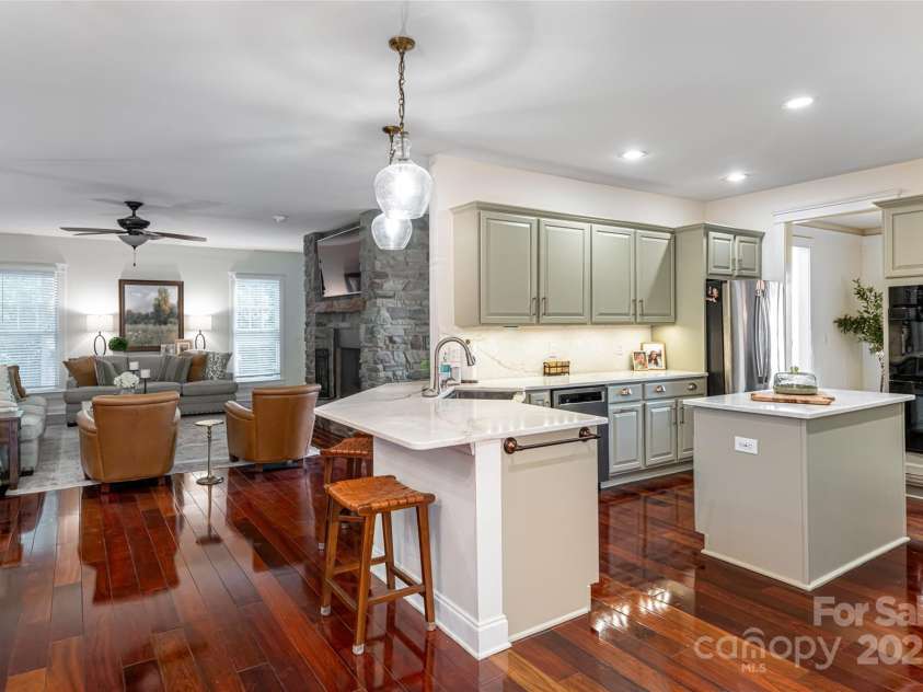 22 Rosebay Lane, Asheville, NC 28803.  MLS# CAR4264533, YatesRealty ID 17787. 