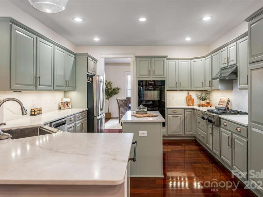 22 Rosebay Lane, Asheville, NC 28803.  MLS# CAR4264533, YatesRealty ID 17787. 