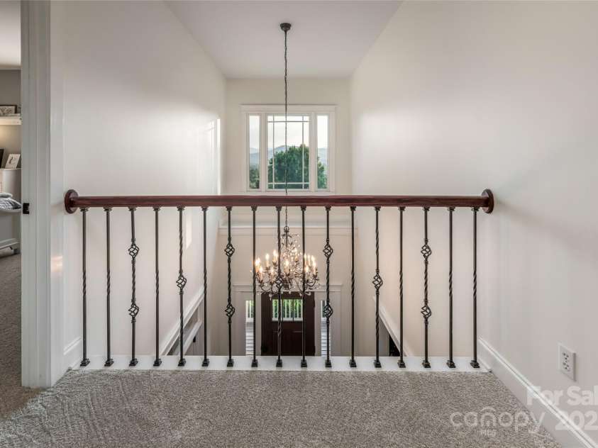 22 Rosebay Lane, Asheville, NC 28803.  MLS# CAR4264533, YatesRealty ID 17787. 