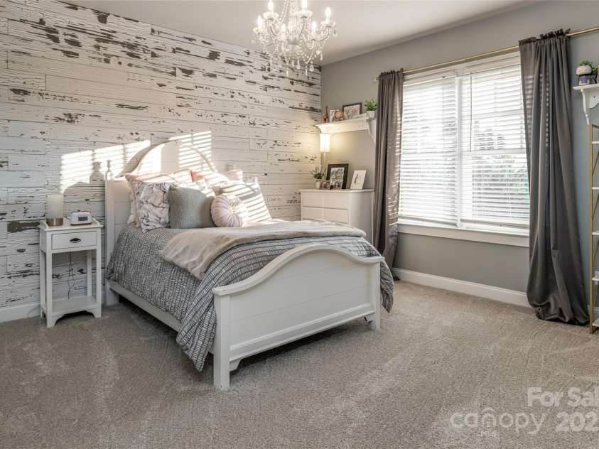 22 Rosebay Lane, Asheville, NC 28803.  MLS# CAR4264533, YatesRealty ID 17787. 