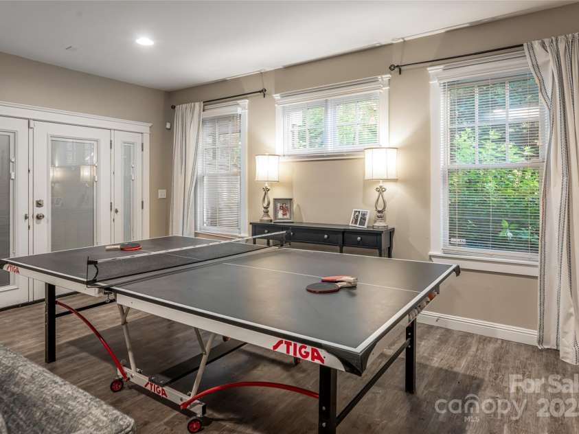 22 Rosebay Lane, Asheville, NC 28803.  MLS# CAR4264533, YatesRealty ID 17787. 