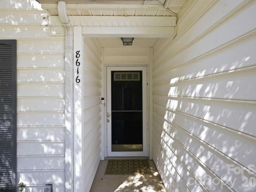 8616 Mineral Ridge Way, Charlotte, NC 28269.  MLS# CAR4377358, YatesRealty ID 17788. 