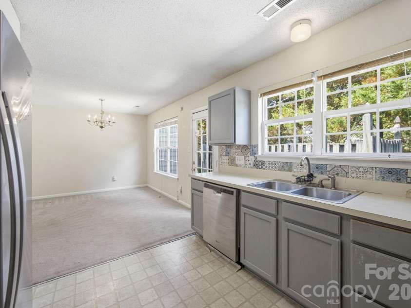 8616 Mineral Ridge Way, Charlotte, NC 28269.  MLS# CAR4377358, YatesRealty ID 17788. 