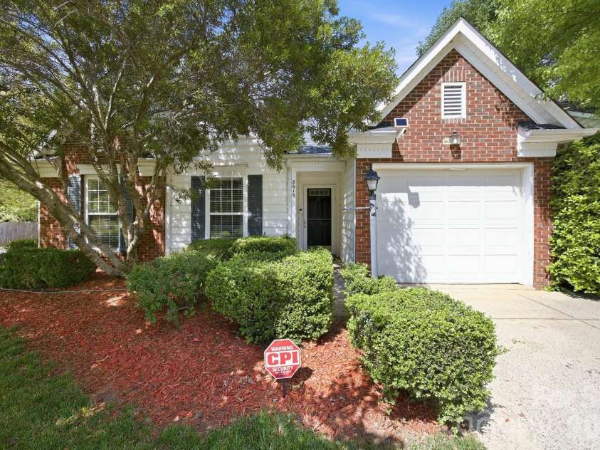8616 Mineral Ridge Way, Charlotte, NC 28269.  MLS# CAR4377358, YatesRealty ID 17788. 