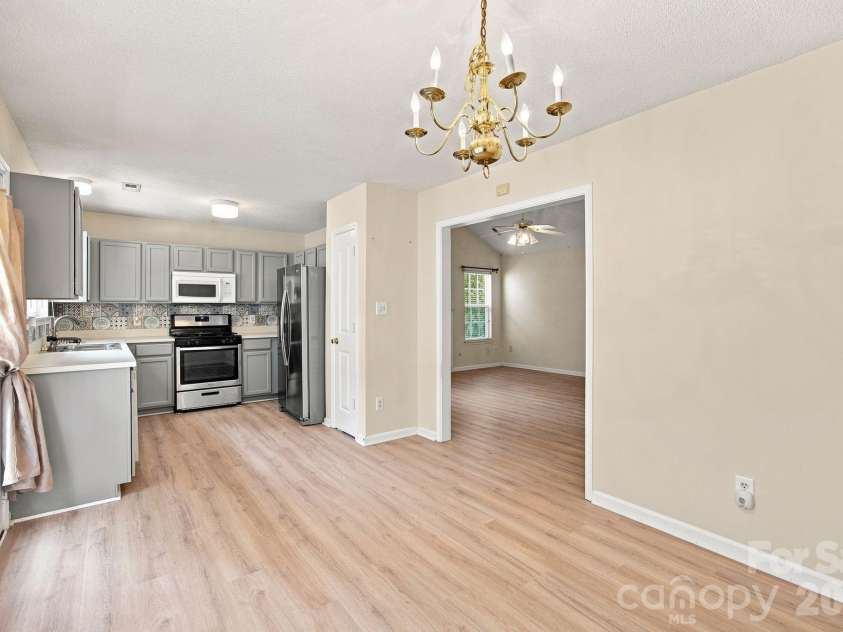 8616 Mineral Ridge Way, Charlotte, NC 28269.  MLS# CAR4377358, YatesRealty ID 17788. 
