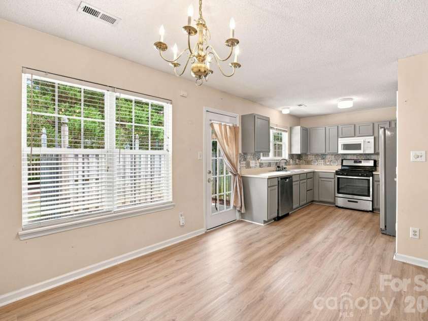 8616 Mineral Ridge Way, Charlotte, NC 28269.  MLS# CAR4377358, YatesRealty ID 17788. 