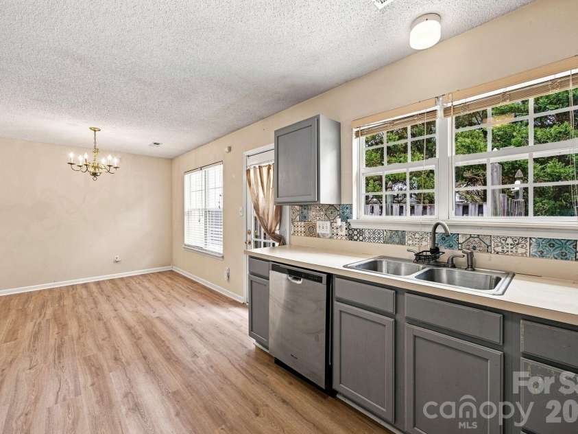 8616 Mineral Ridge Way, Charlotte, NC 28269.  MLS# CAR4377358, YatesRealty ID 17788. 