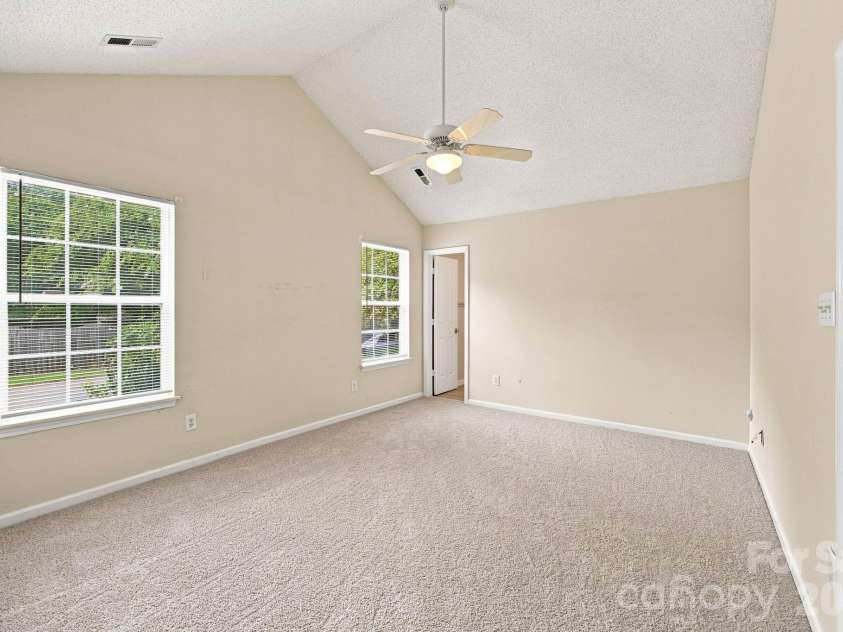 8616 Mineral Ridge Way, Charlotte, NC 28269.  MLS# CAR4377358, YatesRealty ID 17788. 