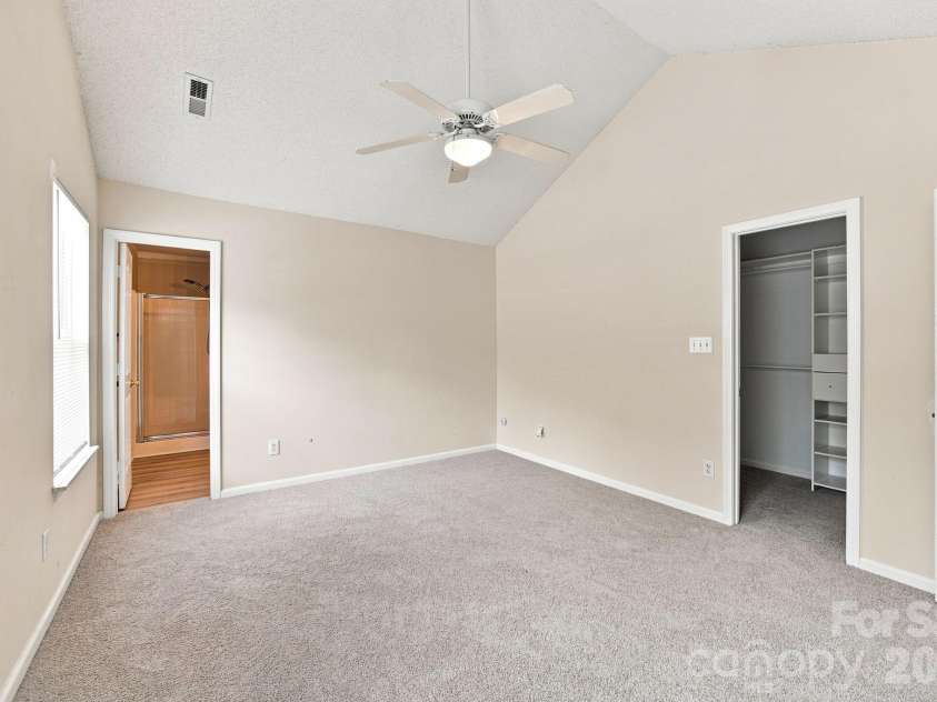 8616 Mineral Ridge Way, Charlotte, NC 28269.  MLS# CAR4377358, YatesRealty ID 17788. 