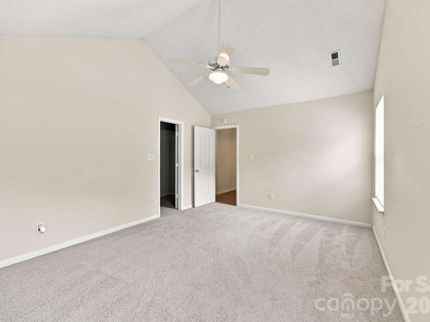 8616 Mineral Ridge Way, Charlotte, NC 28269.  MLS# CAR4377358, YatesRealty ID 17788. 