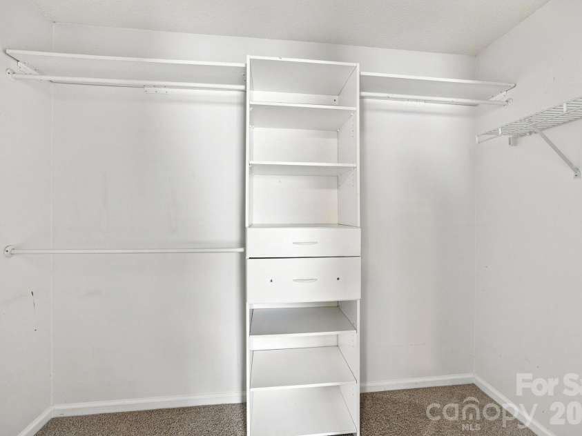8616 Mineral Ridge Way, Charlotte, NC 28269.  MLS# CAR4377358, YatesRealty ID 17788. 