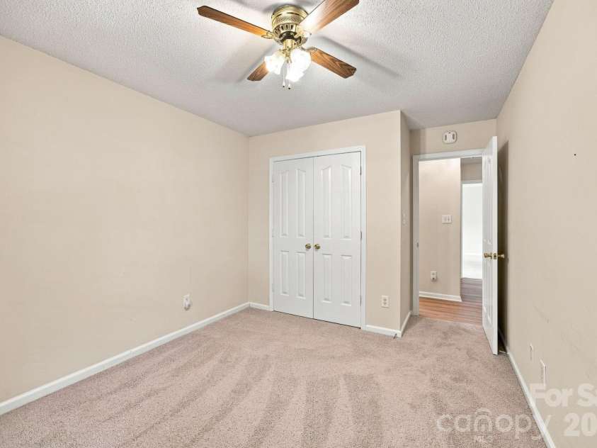 8616 Mineral Ridge Way, Charlotte, NC 28269.  MLS# CAR4377358, YatesRealty ID 17788. 