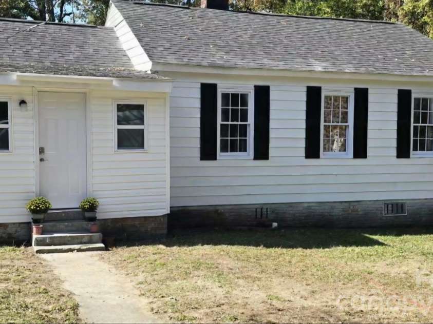 4723 Linden Street, Columbia, SC 29203.  MLS# CAR4376561, YatesRealty ID 17789. 