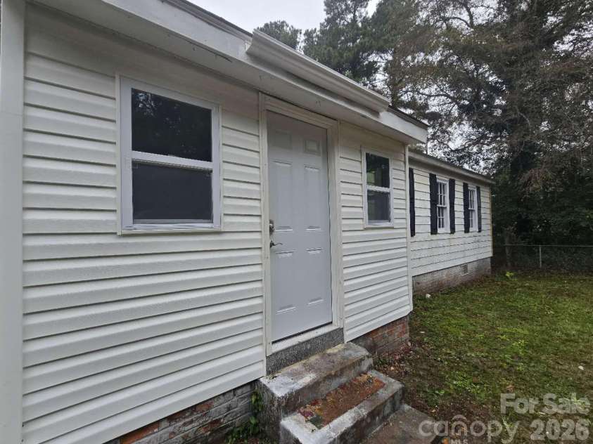 4723 Linden Street, Columbia, SC 29203.  MLS# CAR4376561, YatesRealty ID 17789. 