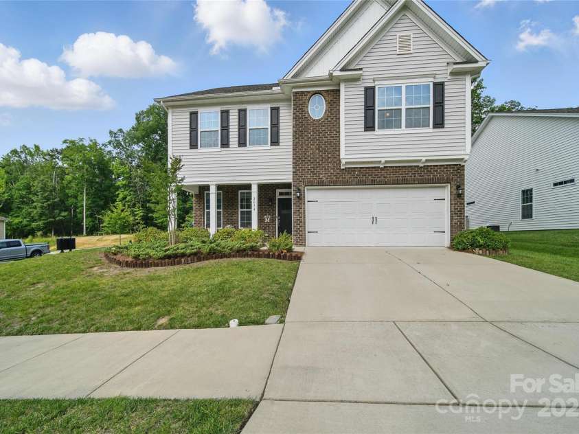 2034 Houle Lane, Charlotte, NC 28214.  MLS# CAR4268029, YatesRealty ID 17790. 