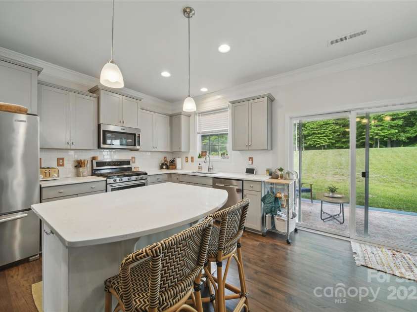 2034 Houle Lane, Charlotte, NC 28214.  MLS# CAR4268029, YatesRealty ID 17790. 