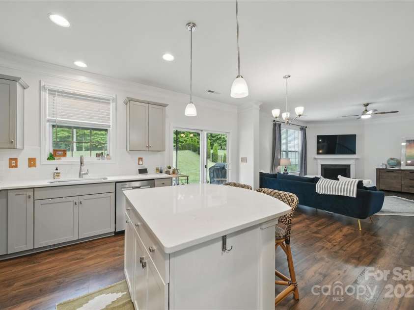 2034 Houle Lane, Charlotte, NC 28214.  MLS# CAR4268029, YatesRealty ID 17790. 