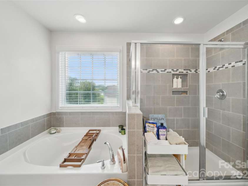 2034 Houle Lane, Charlotte, NC 28214.  MLS# CAR4268029, YatesRealty ID 17790. 