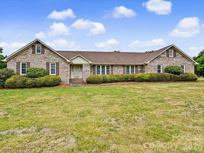 4165 Wrangler Drive, Concord, NC 28027.  MLS# CAR4377327, YatesRealty ID 17790. 