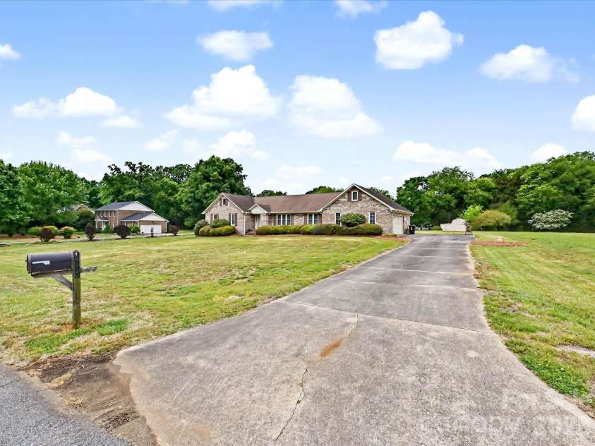 4165 Wrangler Drive, Concord, NC 28027.  MLS# CAR4377327, YatesRealty ID 17790. 