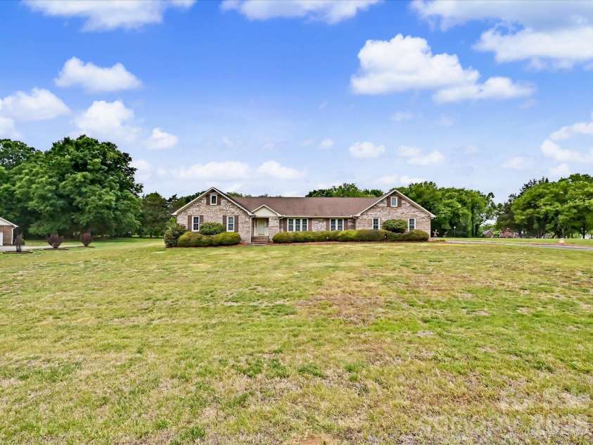 4165 Wrangler Drive, Concord, NC 28027.  MLS# CAR4377327, YatesRealty ID 17790. 