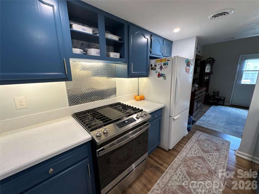 26 Sleepy Hollow Lane, Swannanoa, NC 28778.  MLS# CAR4377366, YatesRealty ID 17791. 