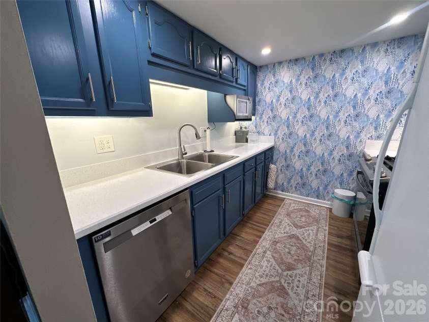26 Sleepy Hollow Lane, Swannanoa, NC 28778.  MLS# CAR4377366, YatesRealty ID 17791. 