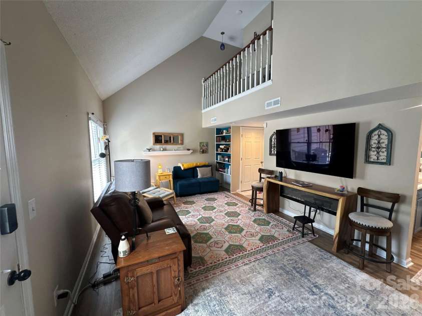26 Sleepy Hollow Lane, Swannanoa, NC 28778.  MLS# CAR4377366, YatesRealty ID 17791. 