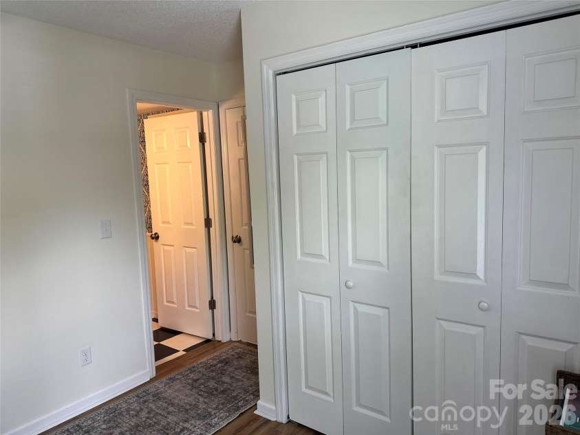 26 Sleepy Hollow Lane, Swannanoa, NC 28778.  MLS# CAR4377366, YatesRealty ID 17791. 