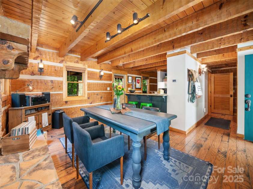 181 Grinnin Sun Road, Burnsville, NC 28714.  MLS# CAR4267765, YatesRealty ID 17792. 