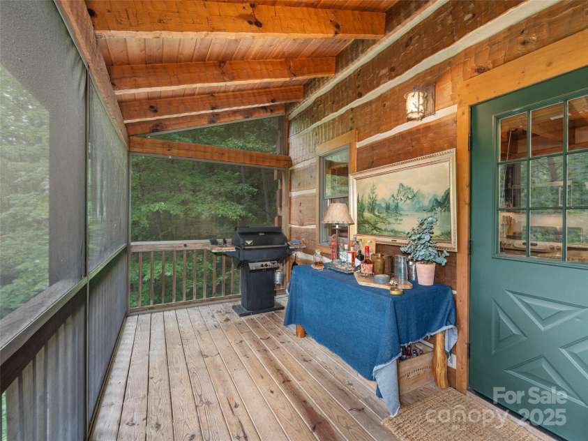 181 Grinnin Sun Road, Burnsville, NC 28714.  MLS# CAR4267765, YatesRealty ID 17792. 