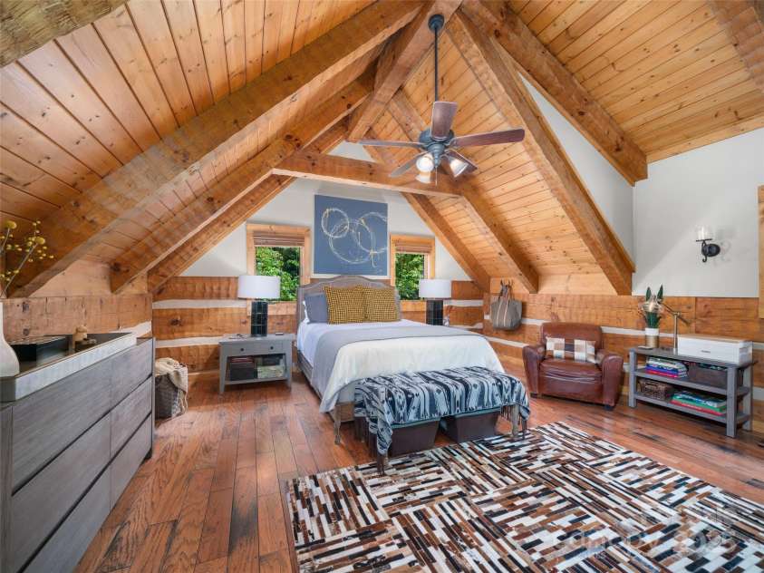 181 Grinnin Sun Road, Burnsville, NC 28714.  MLS# CAR4267765, YatesRealty ID 17792. 