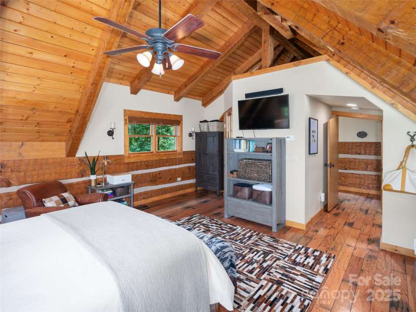 181 Grinnin Sun Road, Burnsville, NC 28714.  MLS# CAR4267765, YatesRealty ID 17792. 