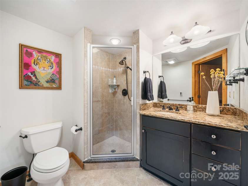 181 Grinnin Sun Road, Burnsville, NC 28714.  MLS# CAR4267765, YatesRealty ID 17792. 