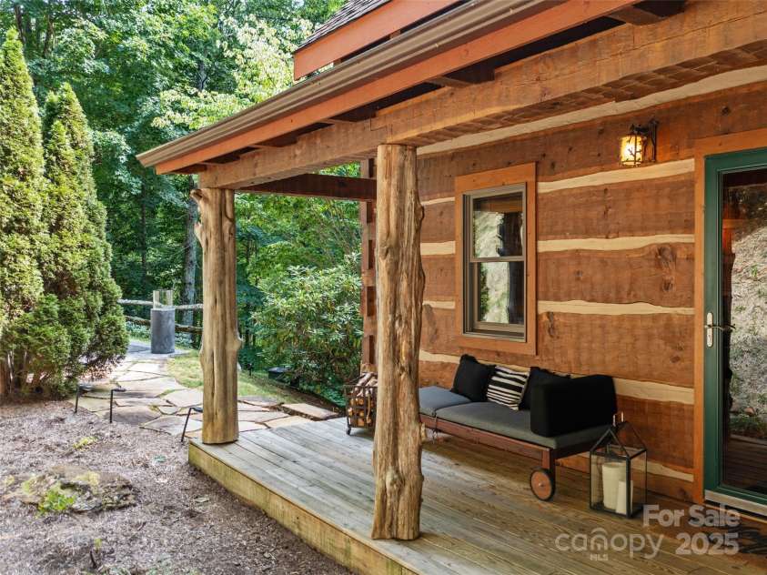 181 Grinnin Sun Road, Burnsville, NC 28714.  MLS# CAR4267765, YatesRealty ID 17792. 