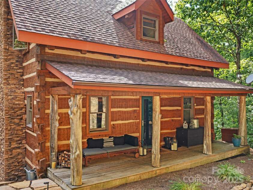 181 Grinnin Sun Road, Burnsville, NC 28714.  MLS# CAR4267765, YatesRealty ID 17792. 