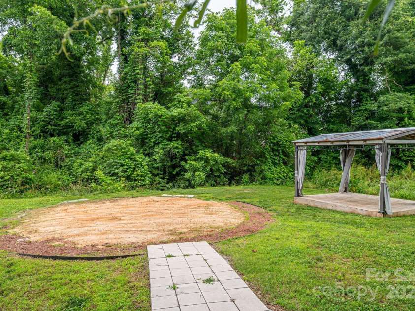 535 Norman Fair Avenue, Lincolnton, NC 28092.  MLS# CAR4266150, YatesRealty ID 17793. Back yard