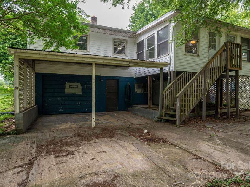 535 Norman Fair Avenue, Lincolnton, NC 28092.  MLS# CAR4266150, YatesRealty ID 17793. Carport and driveway