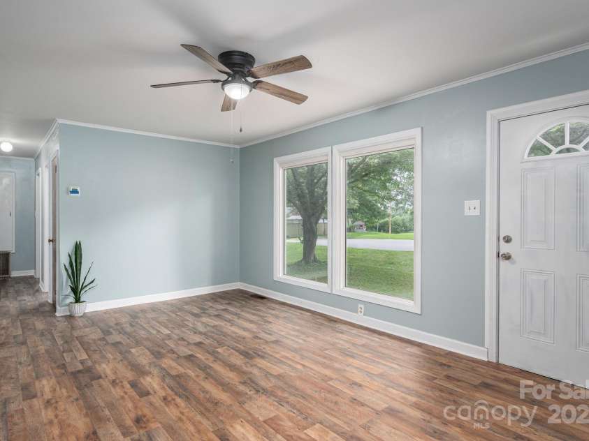 535 Norman Fair Avenue, Lincolnton, NC 28092.  MLS# CAR4266150, YatesRealty ID 17793. Living room