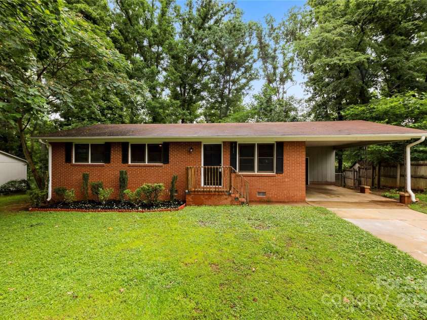 1156 Westover Circle, Rock Hill, SC 29732.  MLS# CAR4267886, YatesRealty ID 17794. 